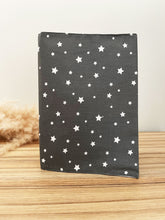 Charger l'image dans la galerie, Protège carnet de santé personnalisé Stars anthracite