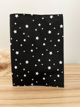 Charger l'image dans la galerie, Protège carnet de santé personnalisé Stars noir