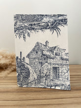 Charger l'image dans la galerie, Protège carnet de santé personnalisé Toile de jouy marine