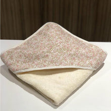 Charger l'image dans la galerie, Cape de bain personnalisée Hanna