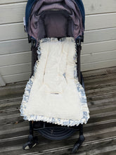 Charger l'image dans la galerie, Matelas poussette réversible personnalisé Toile de jouy marine avec fronce