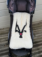 Charger l'image dans la galerie, Matelas poussette réversible personnalisé Toile de jouy marine