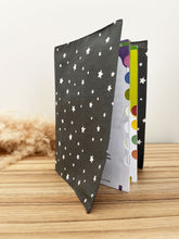 Charger l'image dans la galerie, Protège carnet de santé personnalisé Stars anthracite
