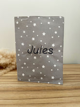 Charger l'image dans la galerie, Protège carnet de santé personnalisé Stars gris