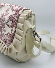 Charger l'image dans la galerie, Sac à langer personnalisé Toile de jouy bordeaux simili crème fronce pailleté doré