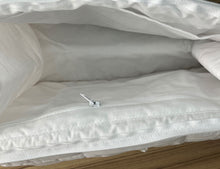 Charger l'image dans la galerie, Vanity piqué de coton blanc personnalisé